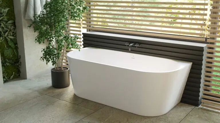 łazienka z wanną przyścienną, biała wanna z wytrzymałego akrylu